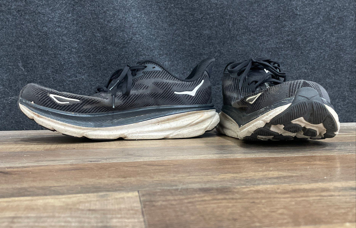 Hoka Clifton 9 Black White Men's Running Shoes Size 10.5 2E Wide