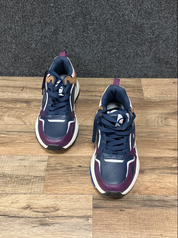 Champion 93Eighteen Navy Blue Burgundy Tan Women's Lifestyle Sneakers Size 9